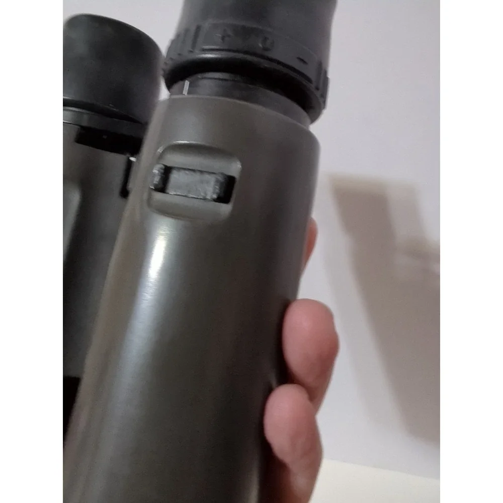 NIKON 8X40 6.5 WATERPROOF JAPAN BINOCULARS and carrying case no lens cap